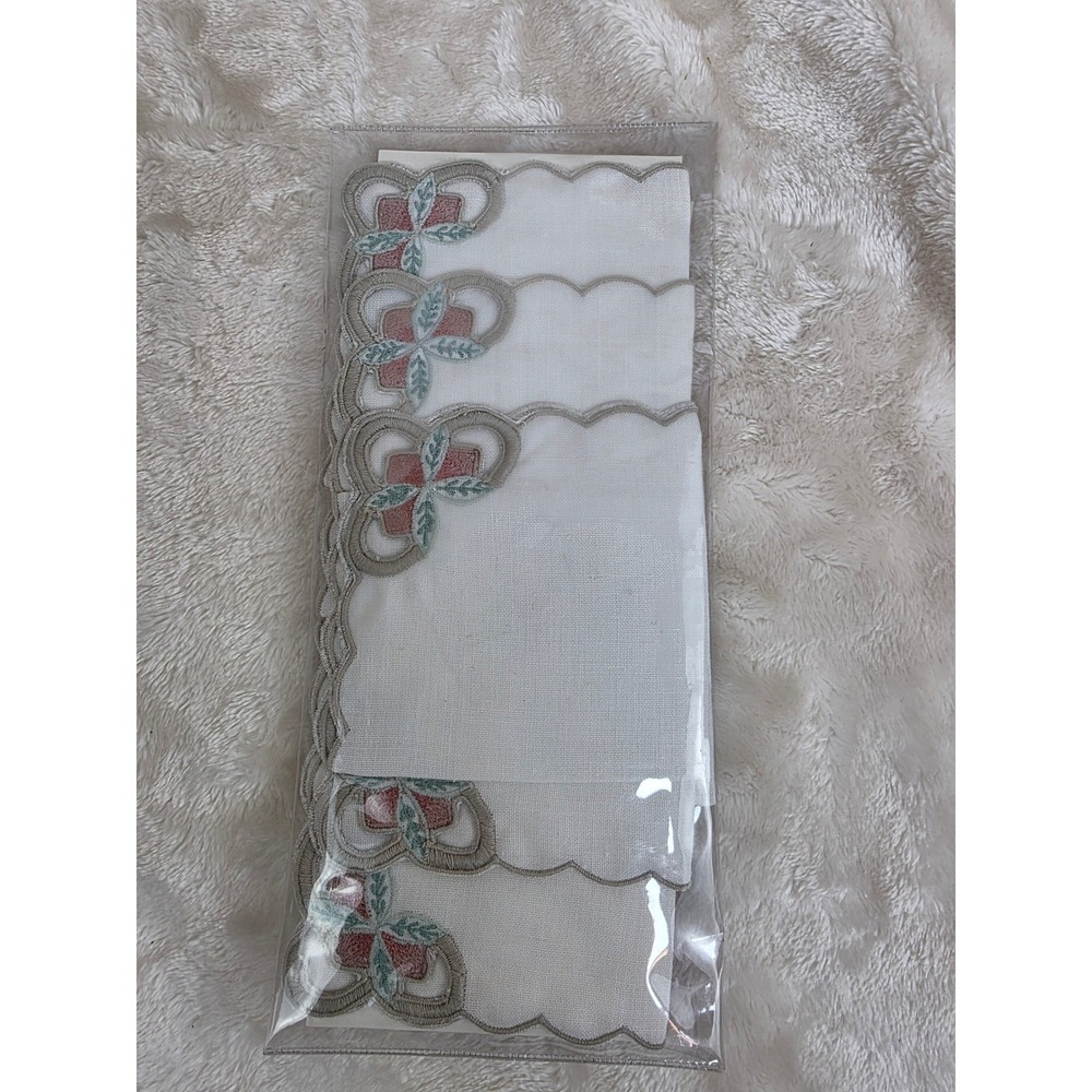 W C Imports Vintage Cocktail Napkins Set Embroidered Linen Blend White Floral‎